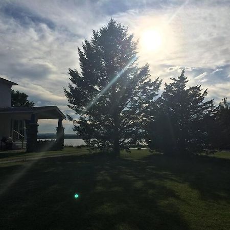Inn At The Isles Cottage Isle la Motte エクステリア 写真