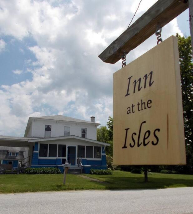Inn At The Isles Cottage Isle la Motte エクステリア 写真