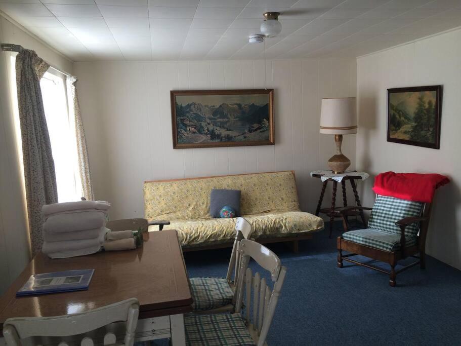 Inn At The Isles Cottage Isle la Motte エクステリア 写真